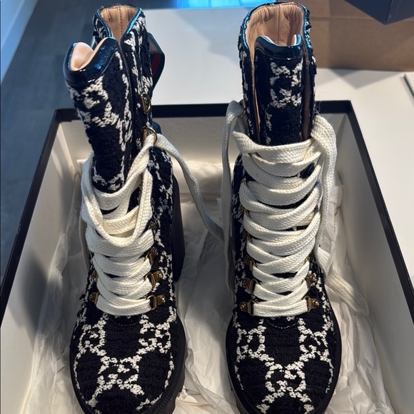 Shoes - Gucci wool boots
